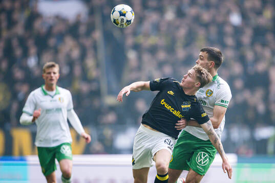 AIKs Erik Hovden Flataker och Hammarbys Pavle Vagic