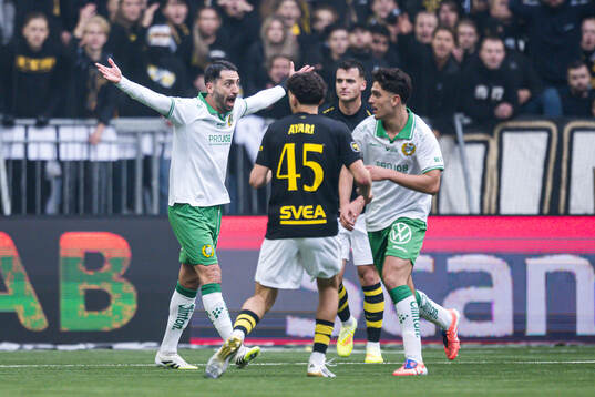 Hammarbys Nahir Besara reagerar