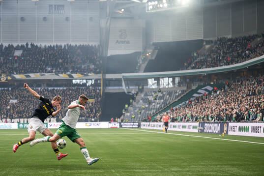AIKs Yannick Geiger och Hammarbys Oscar Johansson Schellhas
