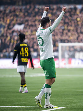 Hammarbys Nahir Besara jublar