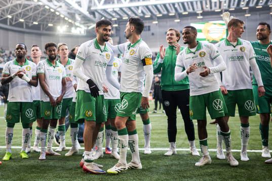 Hammarbys Montader Madjed och Nahir Besara jublar