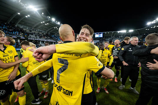 Mjällbys Elliot Stroud jublar