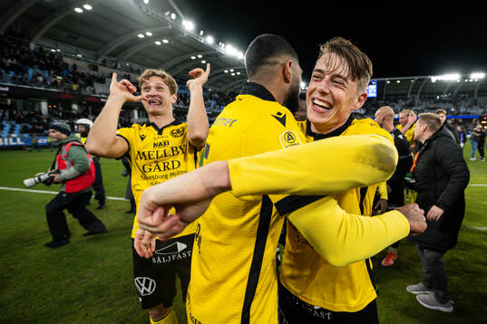 Mjällbys Elliot Stroud jublar