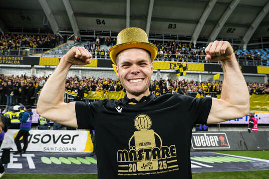 Mjällbys Jacob Bergström jublar