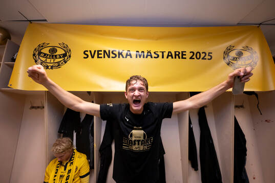 Mjällbys Ludvig Tidstrand jublar