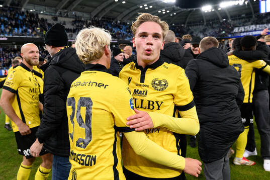 Mjällbys Jeppe Kjaer jublar