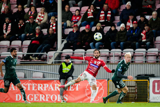 Degerfors Dijan Vukojevic och Halmstads André Boman