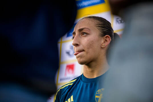 Rosa Kafaji is being interviewed by the media of the