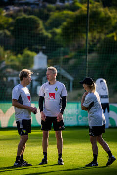 Assistant coach Niklas Egnell, Assistant coach Johanna