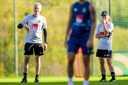 Assistant coach Niklas Egnell and assistant coach Johanna