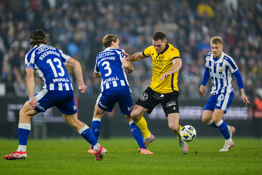 IFK Göteborgs August Erlingmark och Mjällbys Jacob