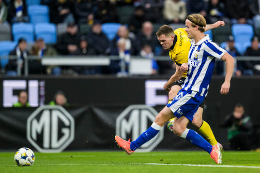 Mjällbys Jacob Bergström och IFK Göteborgs August