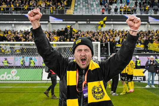 Mjällbys Jacob Lennartsson jublar