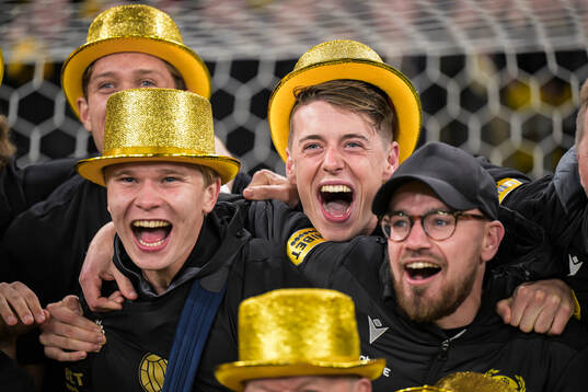 Mjällbys Elliot Stroud jublar