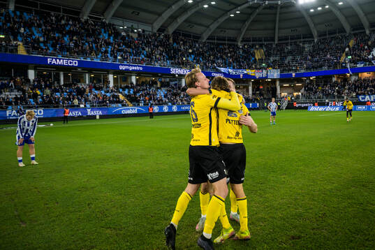 Mjällbys spelare jublar