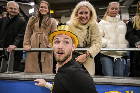 Mjällbys målvakt Noel Törnqvist jublar