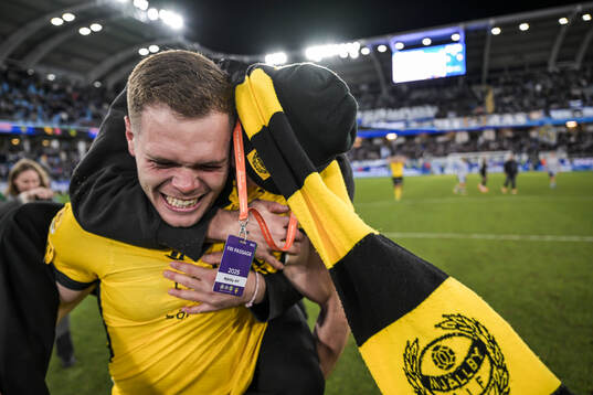 Mjällbys Jacob Bergström och Jacob Lennartsson jublar