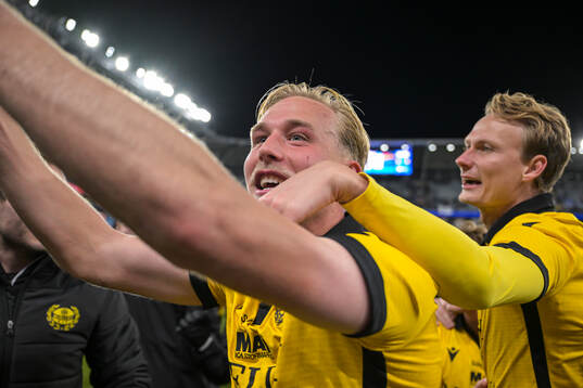 Mjällbys Herman Johansson och Alexander Johansson jublar