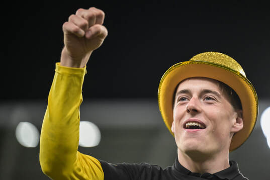 Mjällbys Elliot Stroud jublar