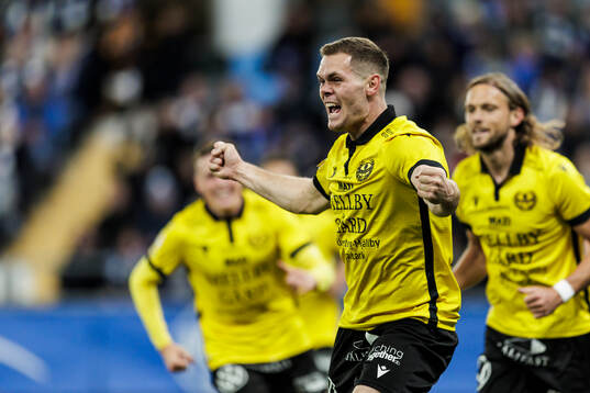 Mjällbys Jacob Bergström jublar