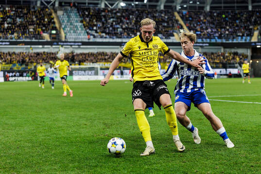 Mjällbys Herman Johansson och IFK Göteborgs Noah Tolf