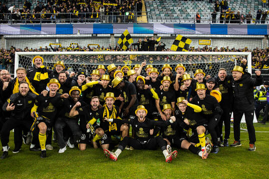 Mjällbys spelare jublar