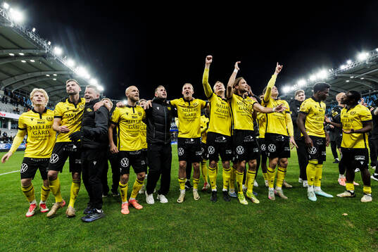 Mjällbys spelare jublar