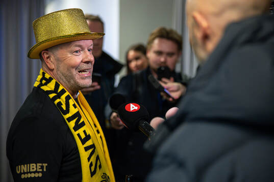 Mjällbys tränare Anders Torstensson i mixade zonen