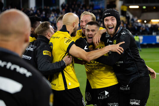 Mjällbys målvakt Noel Törnqvist, Viktor Gustafson,
