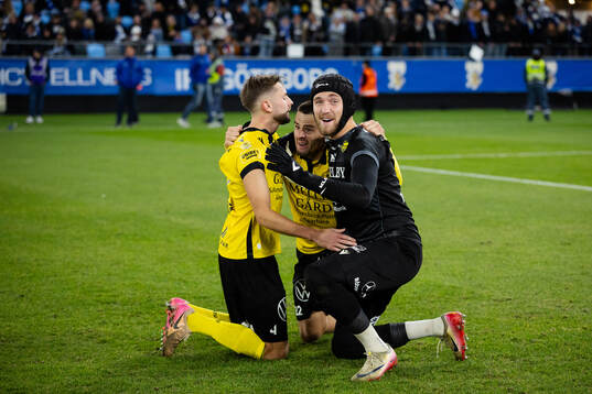 Mjällbys Axel Norén, Jesper Gustavsson och målvakt Noel