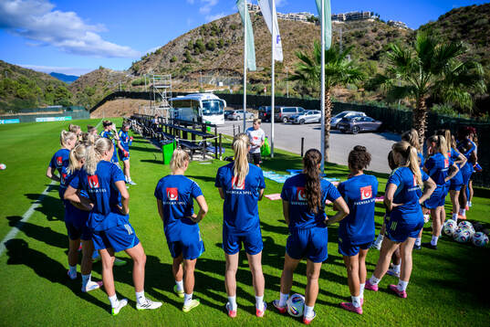 Bläddra bland fler bilder av Football, Sweden, Training 