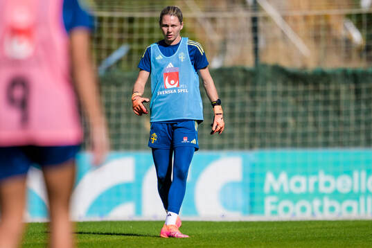 Goalkeeper Jennifer Falk