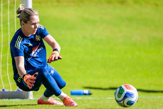 Goalkeeper Jennifer Falk