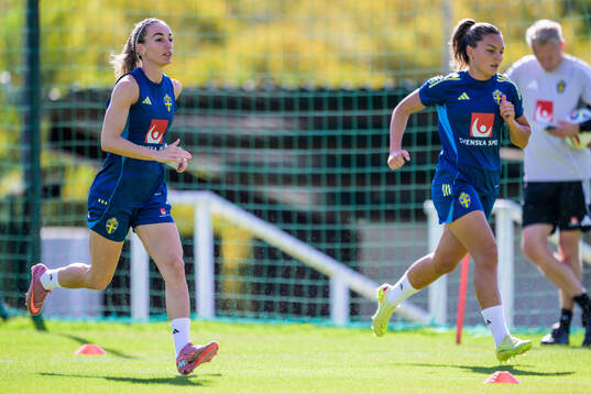 Kosovare Asllani and Johanna Rytting Kaneryd