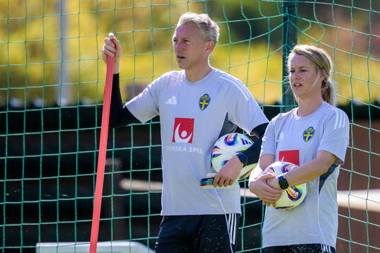 Assistant coach Niklas Egnell and Goalkeeper coach Sofia