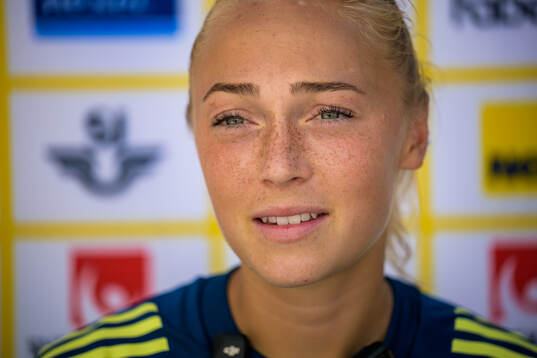 Hanna Bennison is interviewed by the media