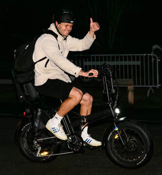 Mjällbys Jacob Bergström cyklar hem