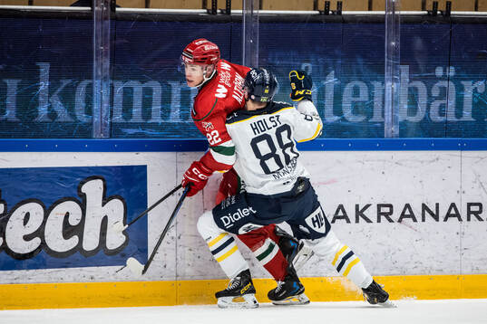Moras Dennis Altörn och Södertäljes Filip Holst