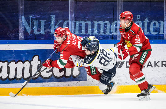 Moras Dennis Altörn och Södertäljes Filip Holst och