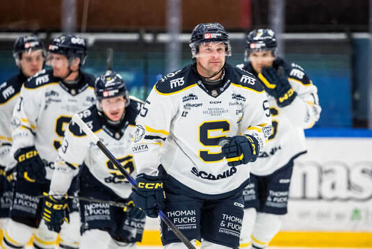 Södertäljes Jonas Ahnelöv jublar