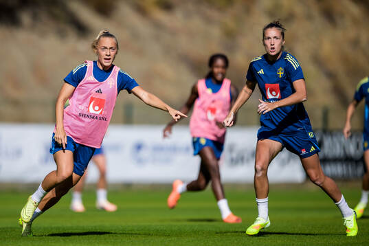 Hanna Bennison and Filippa Angeldahl of the Swedish women's
