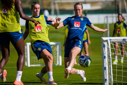 Hanna Lundkvist och Amanda Ilestedt of the Swedish women's