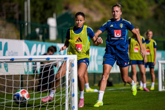 Felicia Schröder and Filippa Angeldahl of the Swedish