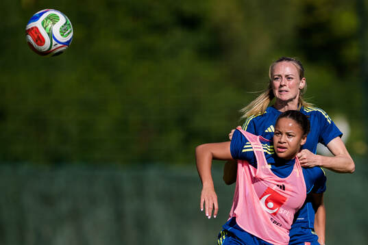 Felicia Schröder and Amanda Ilestedt of the Swedish