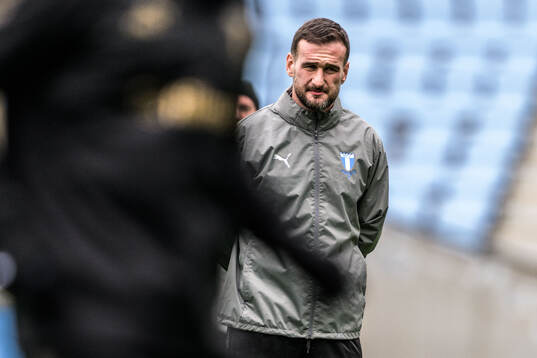 Head coach Anes Mravac