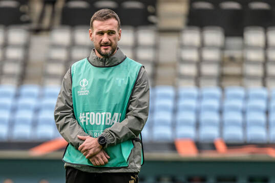 Head coach Anes Mravac