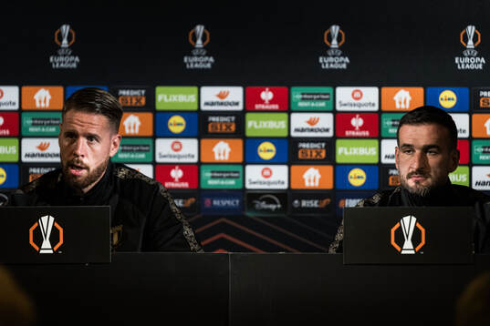 Pontus Jansson and Head coach Anes Mravac