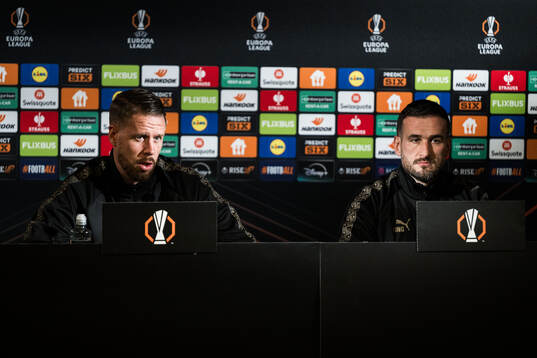 Pontus Jansson and Head coach Anes Mravac