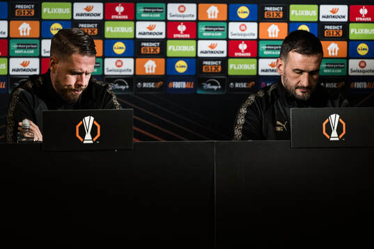 Pontus Jansson and Head coach Anes Mravac