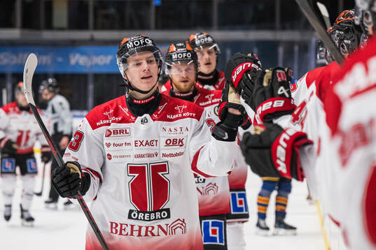 Örebros Egor Polin jublar